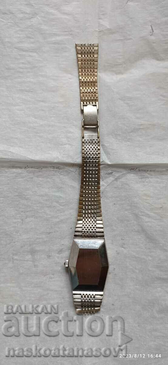 Auction "WITTNAUER" Men's Wrist Quartz Watch Auction "WITTNAUER" Men's Wrist Quartz Watch