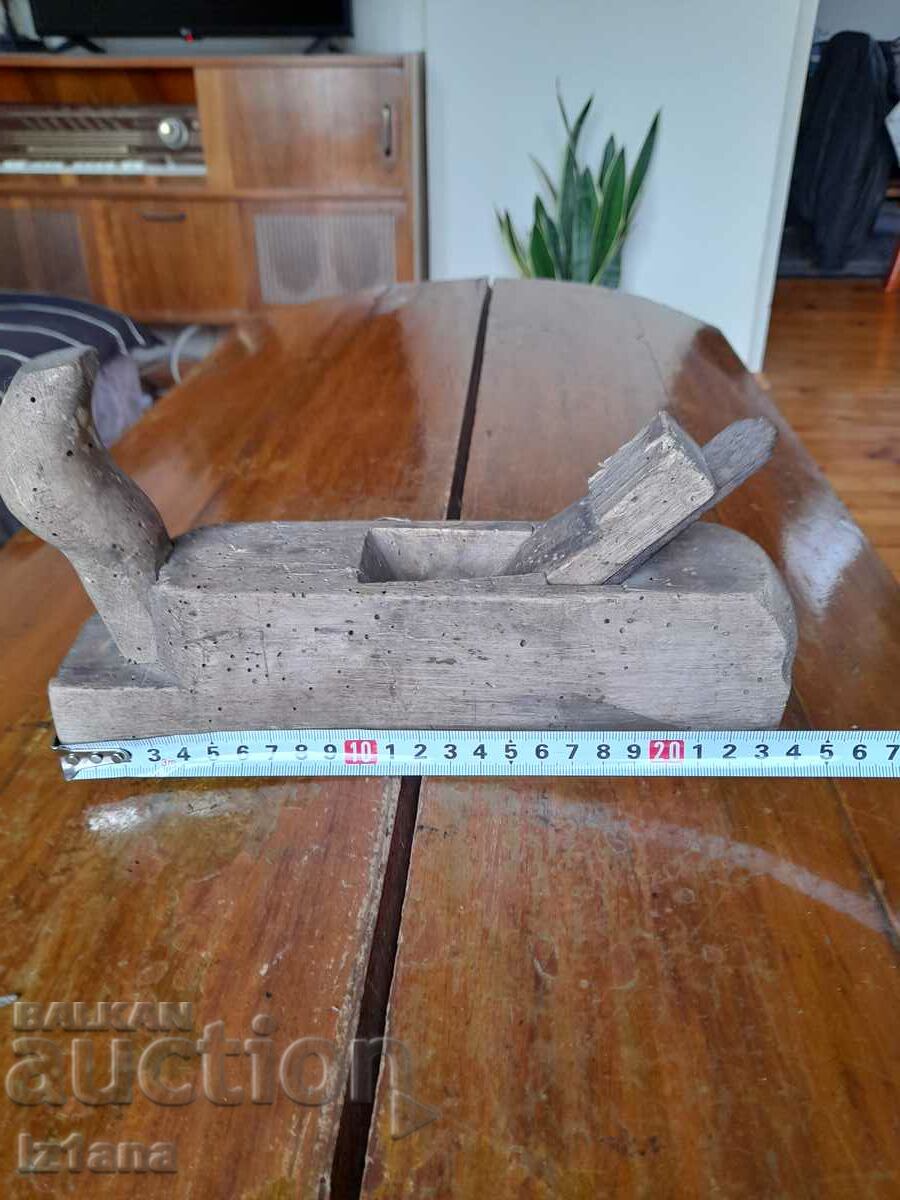 Auction Old carpenter's plane Auction Old carpenter's plane