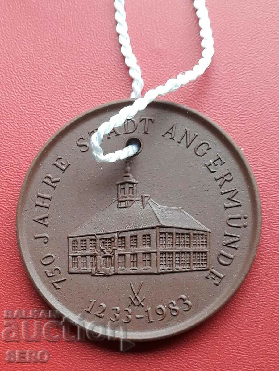 Germania-GDR-Medalia Porțelan 1983-750 Orașul Angermünde