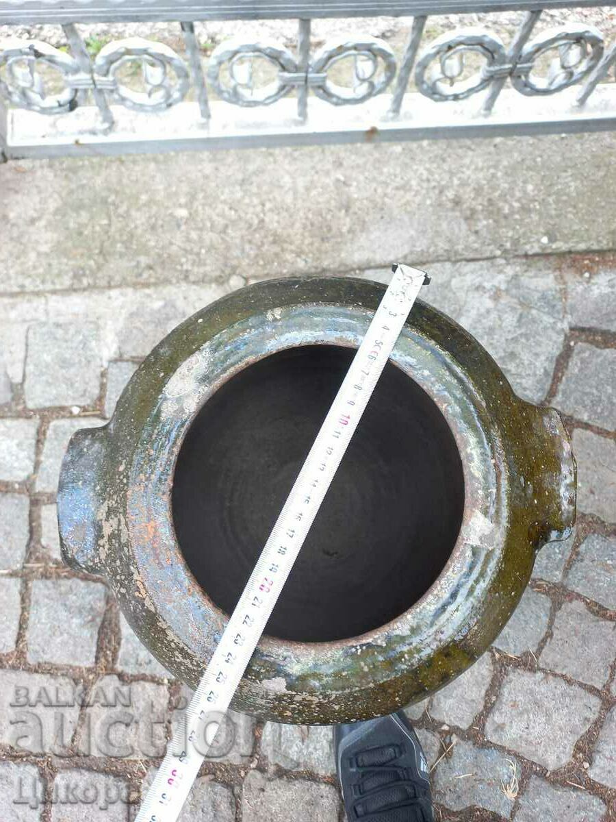 Delivery of LARGE OLD POT CLAY POTTERY Delivery of LARGE OLD POT CLAY POTTERY