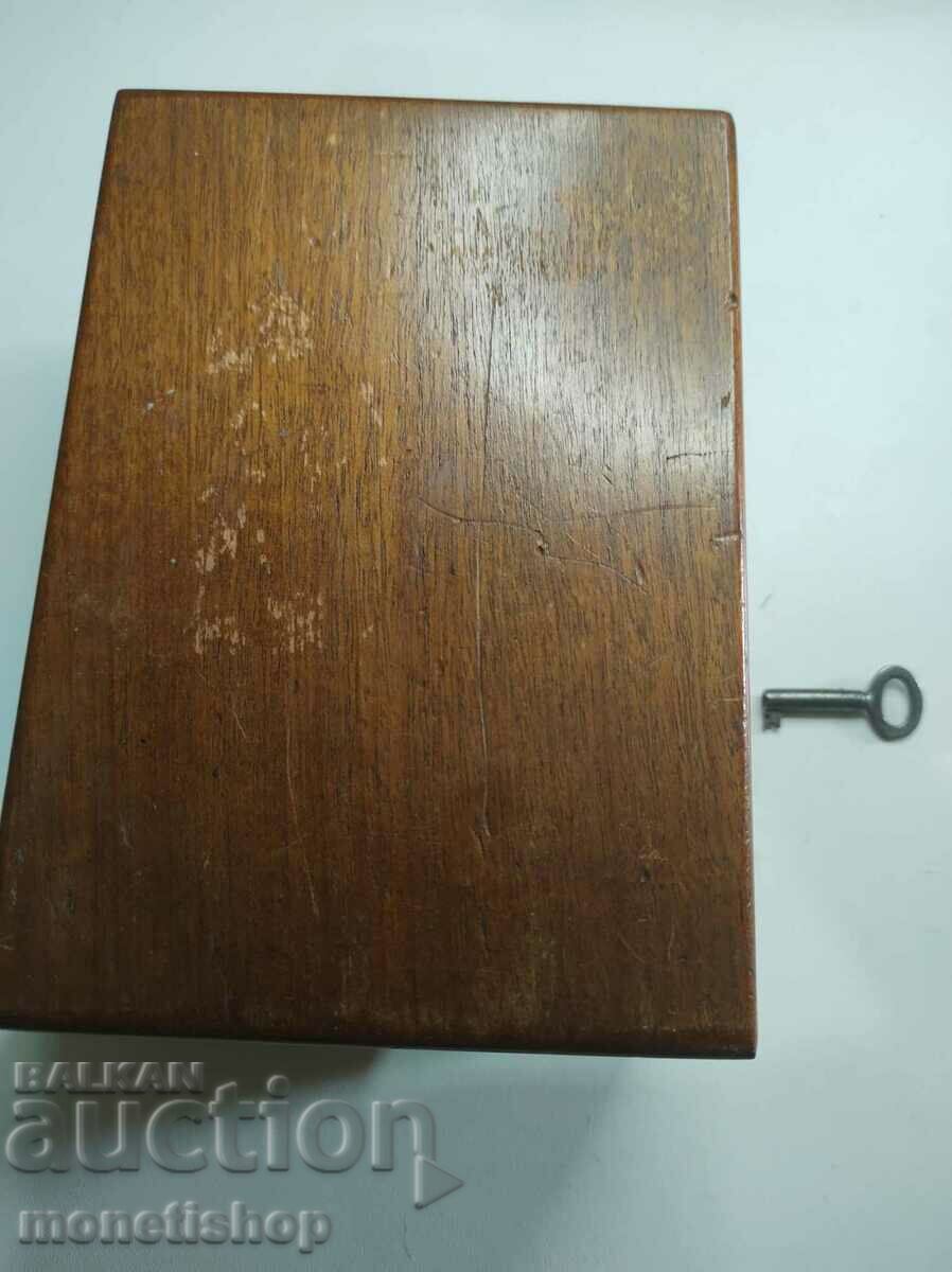 Small wooden jewelry box with price 30.00 BGN | € 15.34 Small wooden jewelry box with price 30.00 BGN | € 15.34