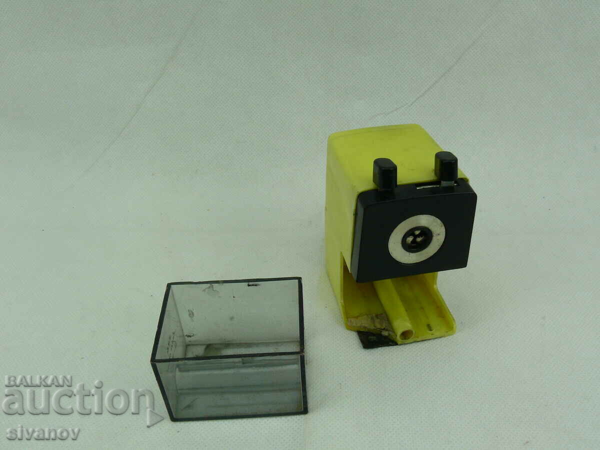 Delivery of Interesting old mechanical pencil sharpener ELM S-105 #2313 Delivery of Interesting old mechanical pencil sharpener ELM S-105 #2313