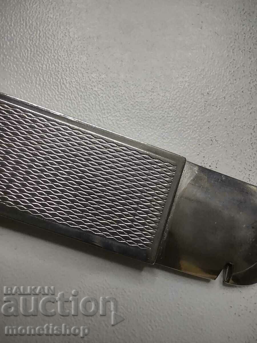 Delivery of A cigar cutter Delivery of A cigar cutter