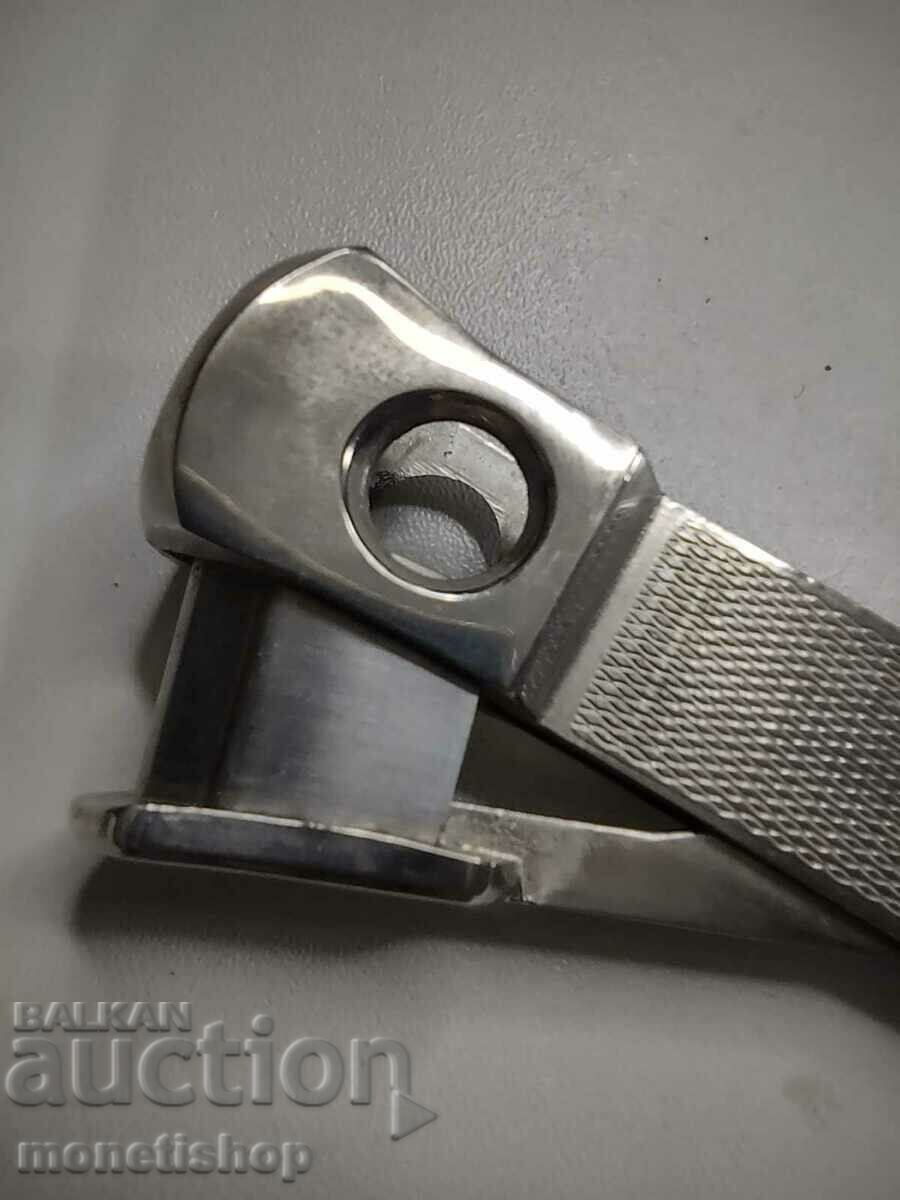 A cigar cutter - 5 A cigar cutter - 5