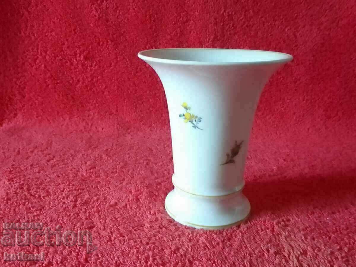 Old porcelain vase Germany flowers Meissen Meissen with price 195.50 BGN | € 99.96 Old porcelain vase Germany flowers Meissen Meissen with price 195.50 BGN | € 99.96