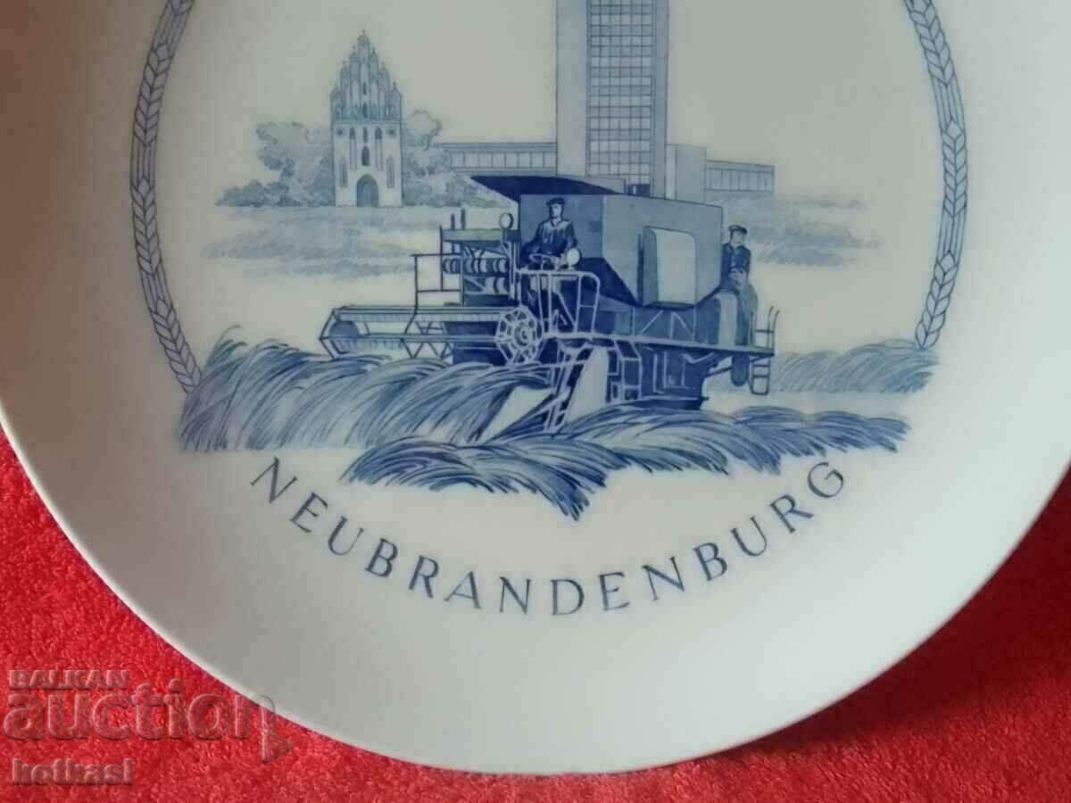 Old large porcelain plate Germany Meissen Meissen with price 365.50 BGN | € 186.88 Old large porcelain plate Germany Meissen Meissen with price 365.50 BGN | € 186.88