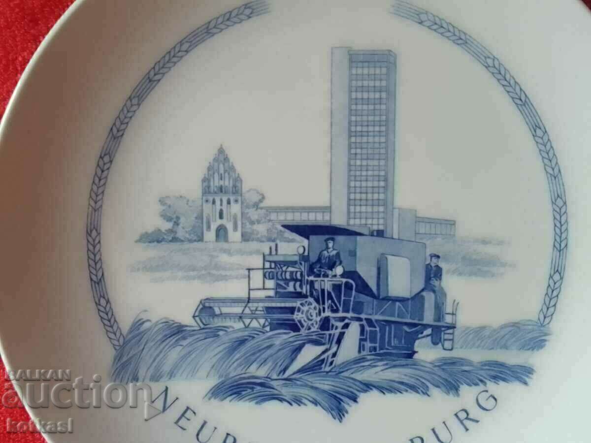 Auction Old large porcelain plate Germany Meissen Meissen Auction Old large porcelain plate Germany Meissen Meissen