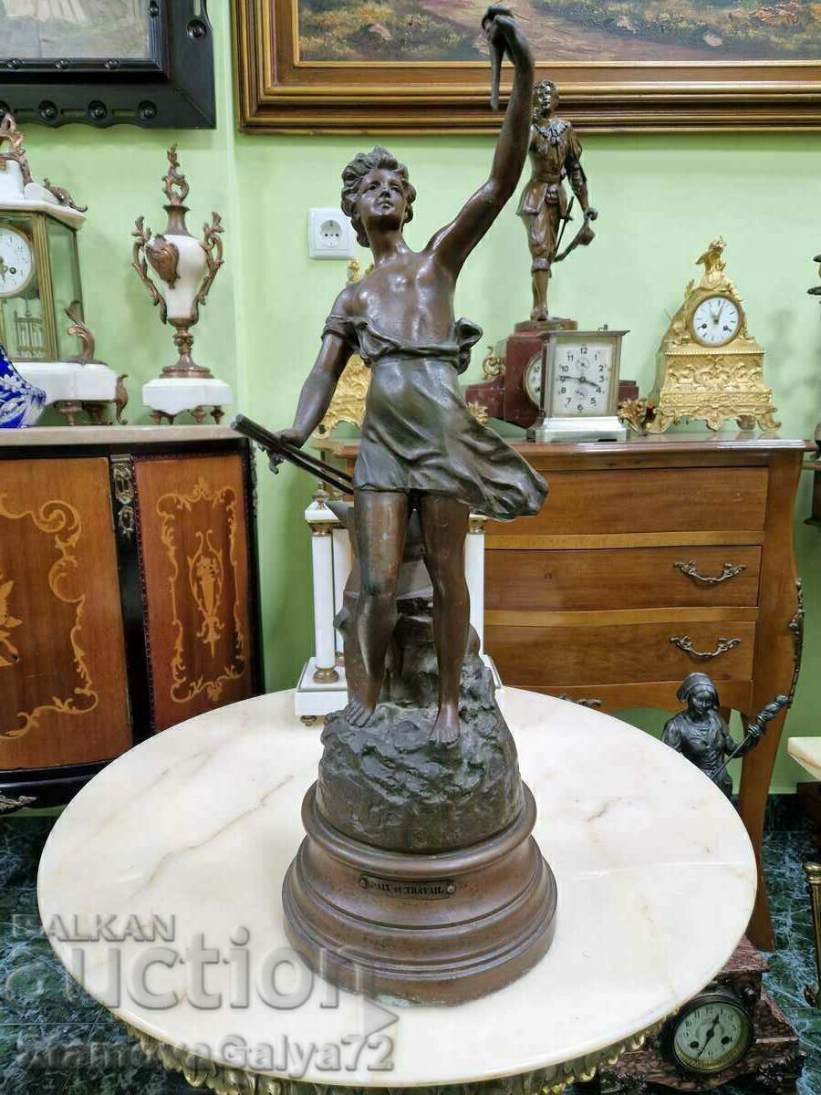O minunată figurină antică de colecție franceză O minunată figurină antică de colecție franceză