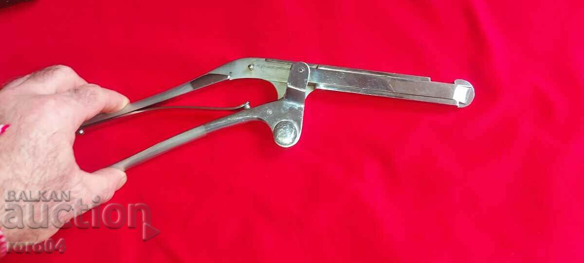 Delivery of DENTAL PLIERS - GUILLOTINE Delivery of DENTAL PLIERS - GUILLOTINE