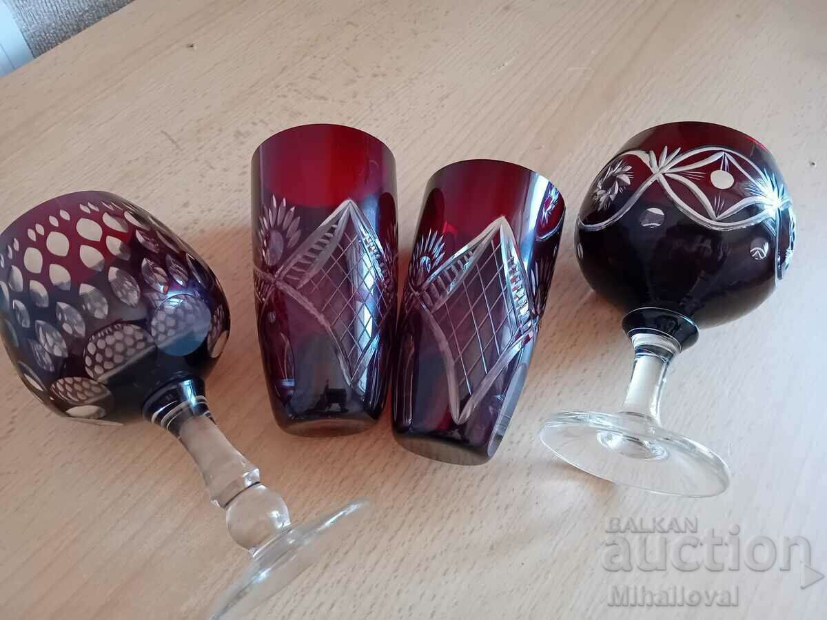 Χωρίς σήμανση κόκκινο κρύσταλλο με τιμή 30.00 BGN | € 15.34