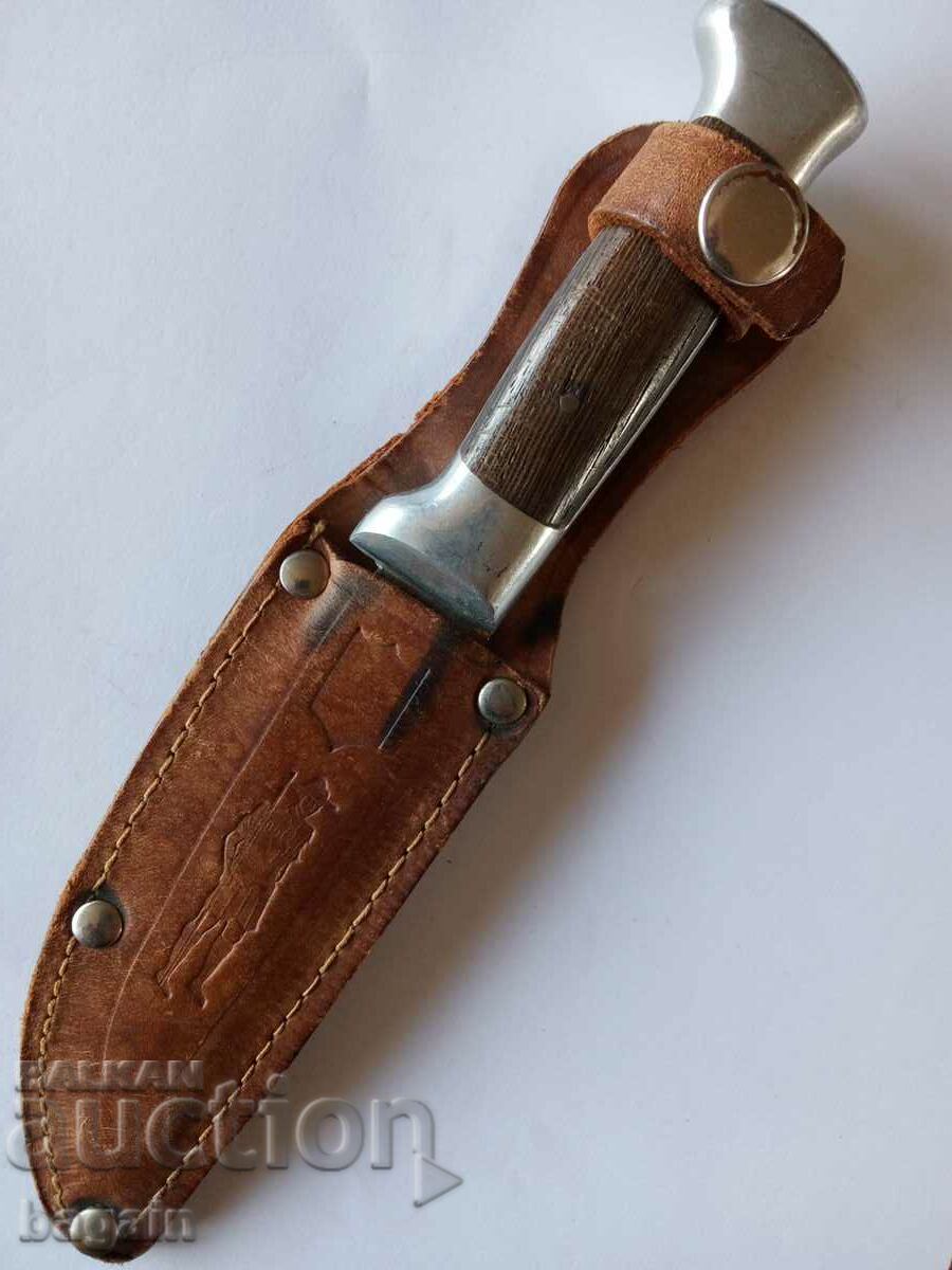Scout knife.