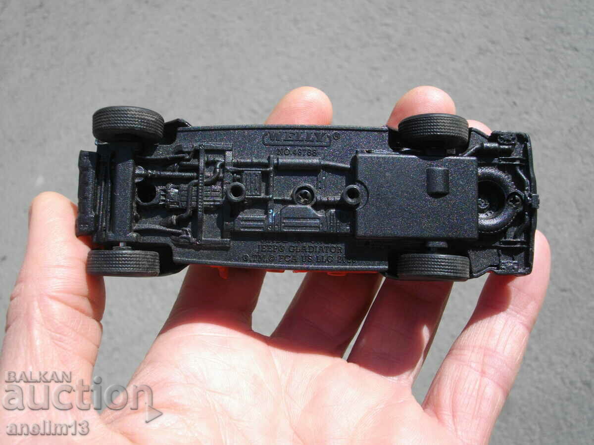 CARUOR METAL WELLY JEEP GLADIATOR - 6