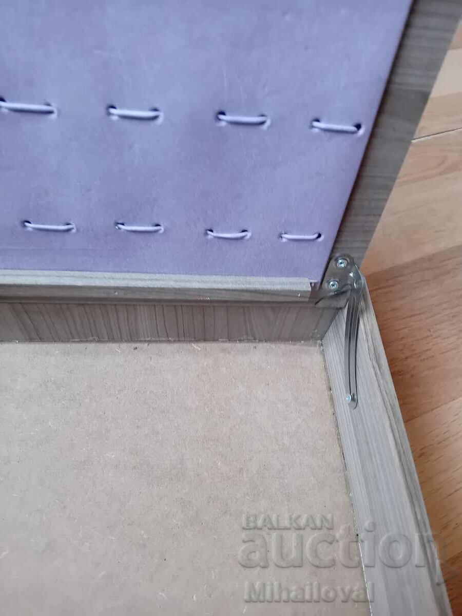 Auction Watch/jewelry box Auction Watch/jewelry box