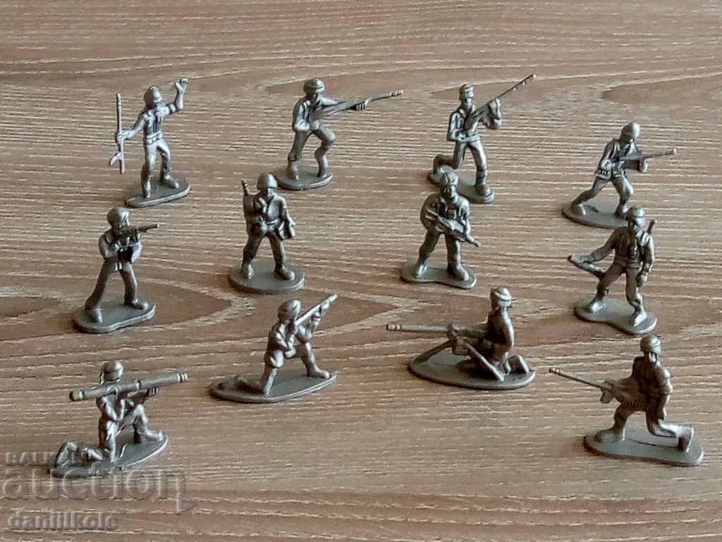 *$*Y*$*FROM MILITARY FIGURE COLLECTION 12 DIFFERENT SOLDIERS *$*Y*$* *$*Y*$*FROM MILITARY FIGURE COLLECTION 12 DIFFERENT SOLDIERS *$*Y*$*