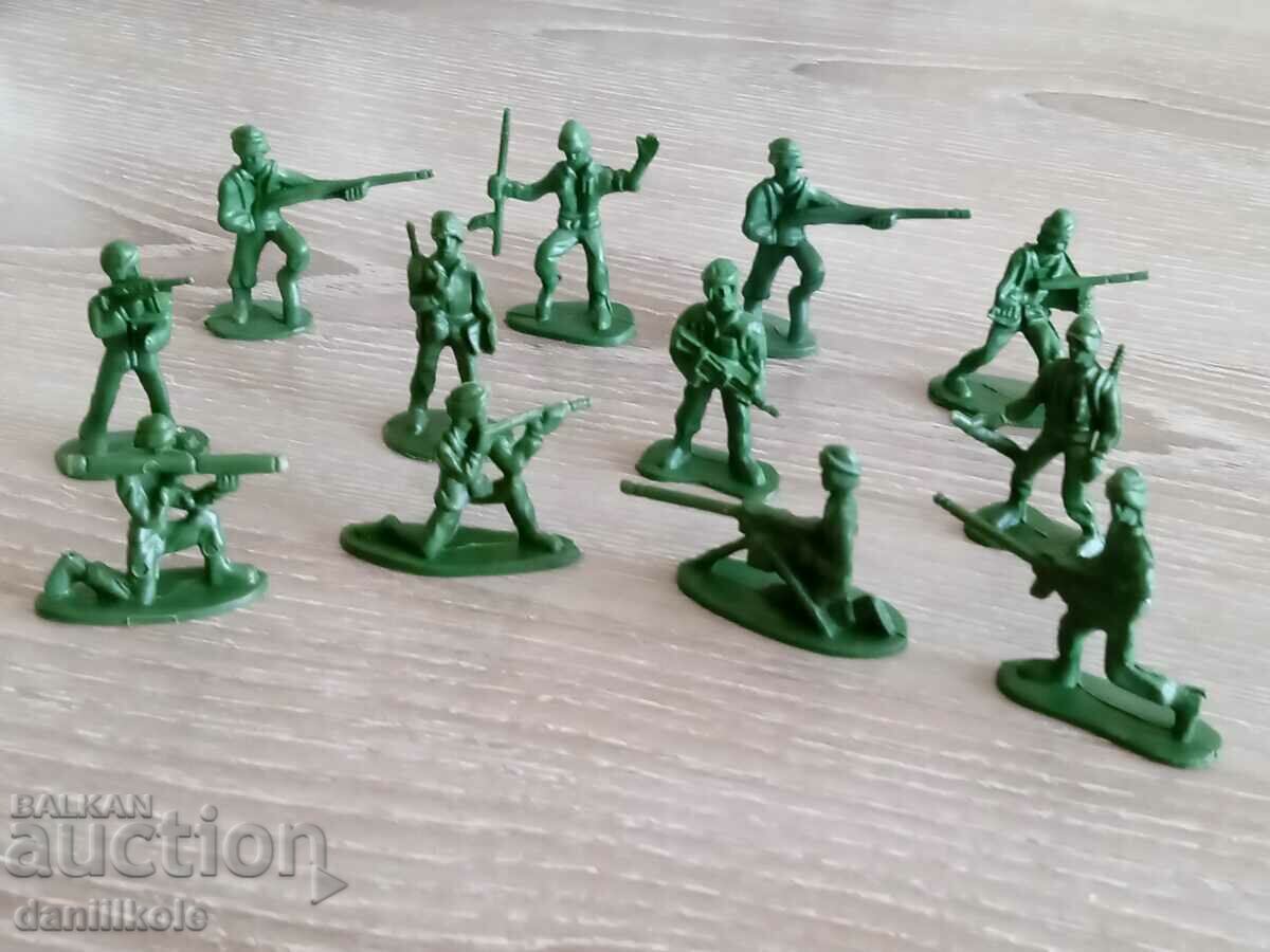 Auction *$*Y*$*FROM MILITARY FIGURE COLLECTION 12 DIFFERENT SOLDIERS *$*Y*$* Auction *$*Y*$*FROM MILITARY FIGURE COLLECTION 12 DIFFERENT SOLDIERS *$*Y*$*