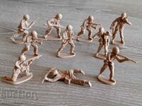 *$*Y*$*FROM MILITARY FIGURE COLLECTION 10 DIFFERENT SOLDIERS *$*Y*$*