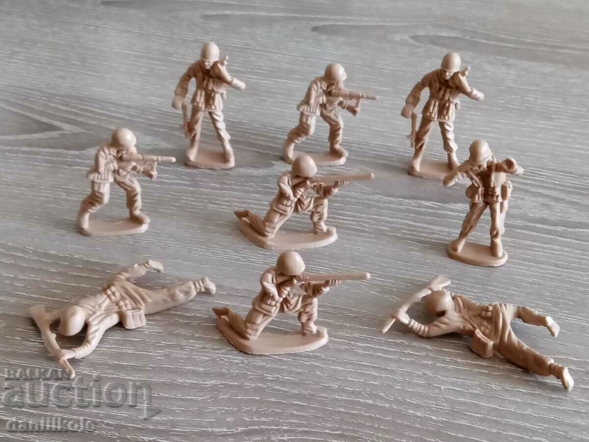 Auction  *$*Y*$* FROM 9 SOLDIERS MILITARY FIGURES COLLECTION *$*Y*$*