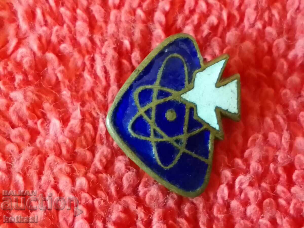 Auction Old solid metal social badge enamel dove Auction Old solid metal social badge enamel dove