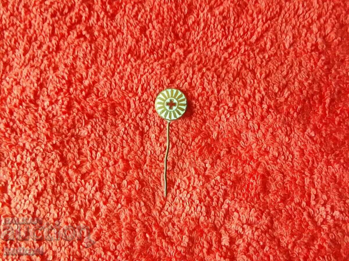 Delivery of Old Metal Royal Badge Enamel Pin Red Cross Delivery of Old Metal Royal Badge Enamel Pin Red Cross