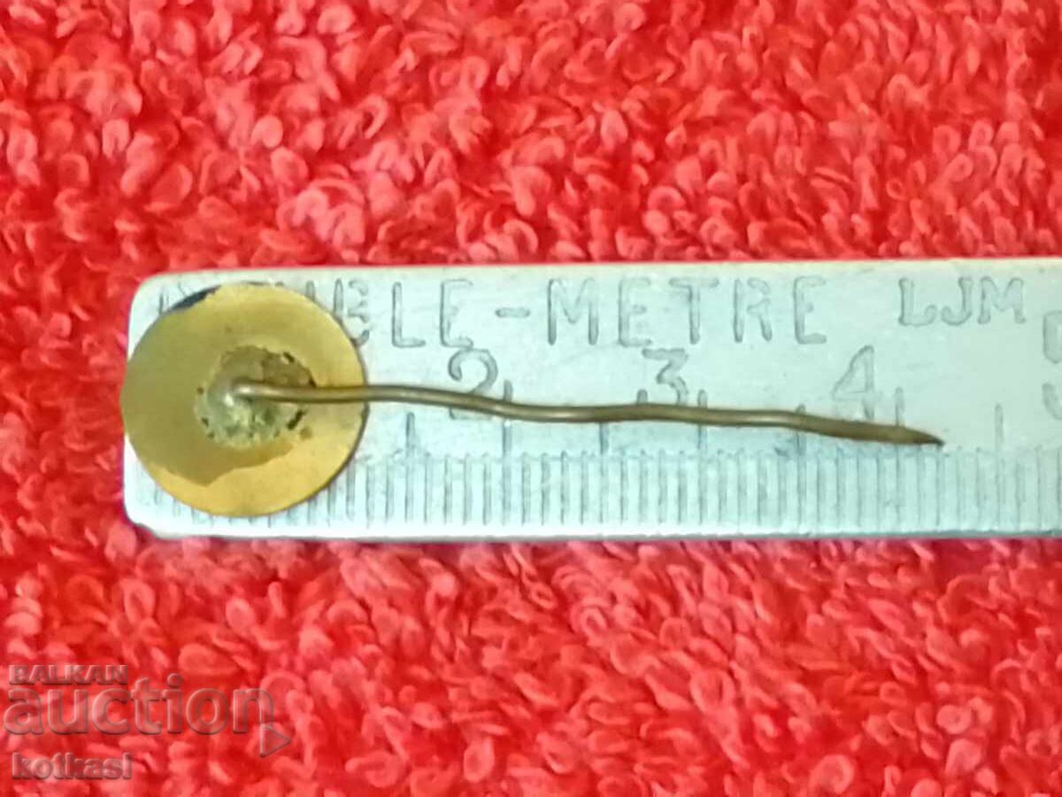 Old Metal Royal Badge Enamel Pin Red Cross - 5 Old Metal Royal Badge Enamel Pin Red Cross - 5