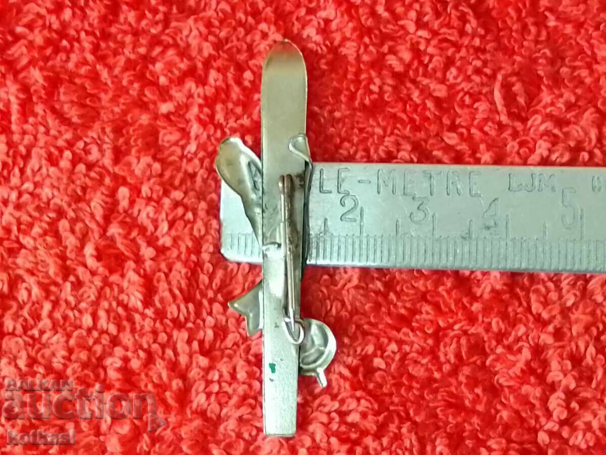 Old Tourism Badge Musala Ski with price 5.50 BGN | € 2.81 Old Tourism Badge Musala Ski with price 5.50 BGN | € 2.81