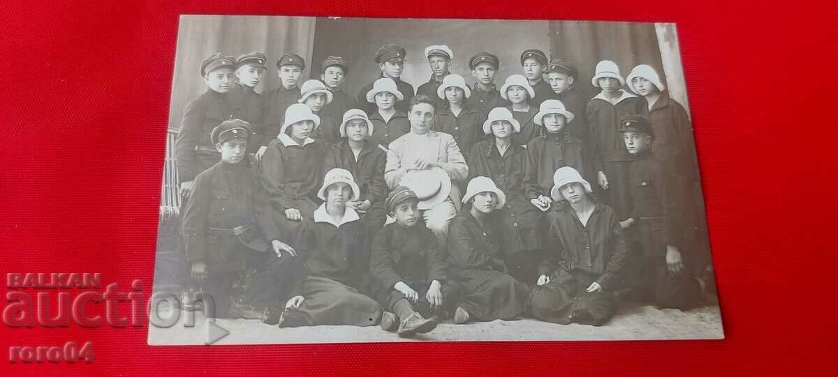 YAMBOLSK SM. ΔΑΣΚΑΛΟΣ. ΣΧΟΛΕΙΟ