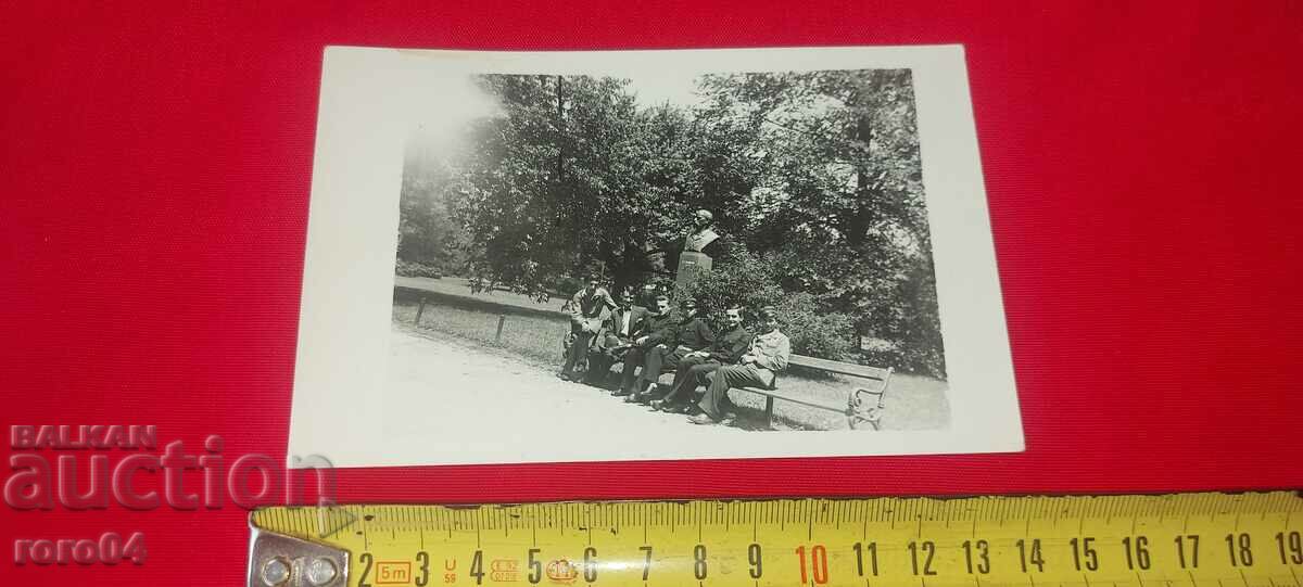 Auction RAKOVSKI - STUDENTS - THE BORIS GARDEN Auction RAKOVSKI - STUDENTS - THE BORIS GARDEN