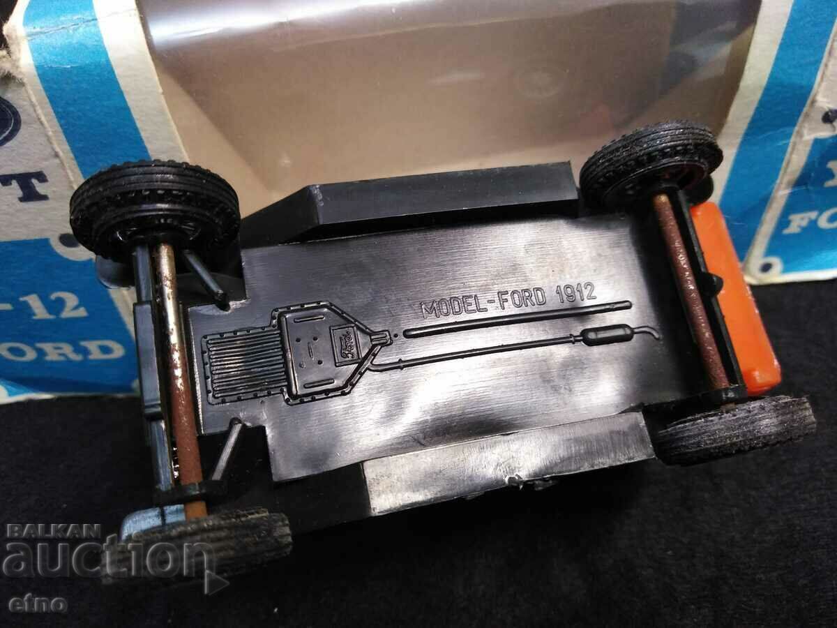 Delivery of FORD-T, Y-12, SCALE 1:35, SOC toy, toys Delivery of FORD-T, Y-12, SCALE 1:35, SOC toy, toys