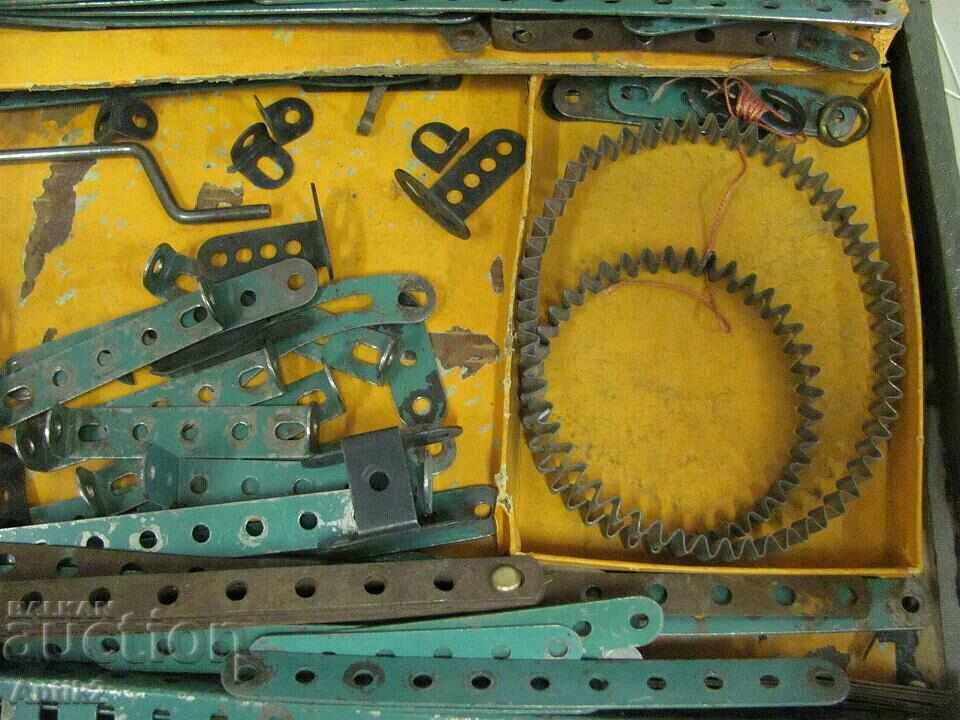 Delivery of 40s Metal Constructor MARKLIN Germany