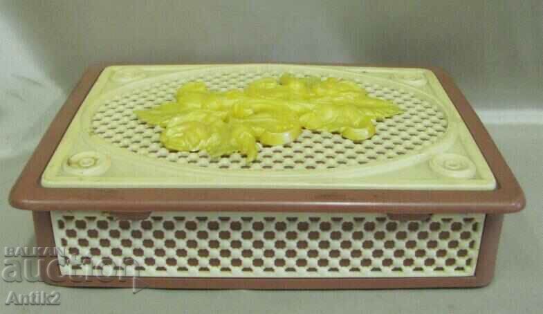 50's Bakelite Jewelry Box - 5 50's Bakelite Jewelry Box - 5