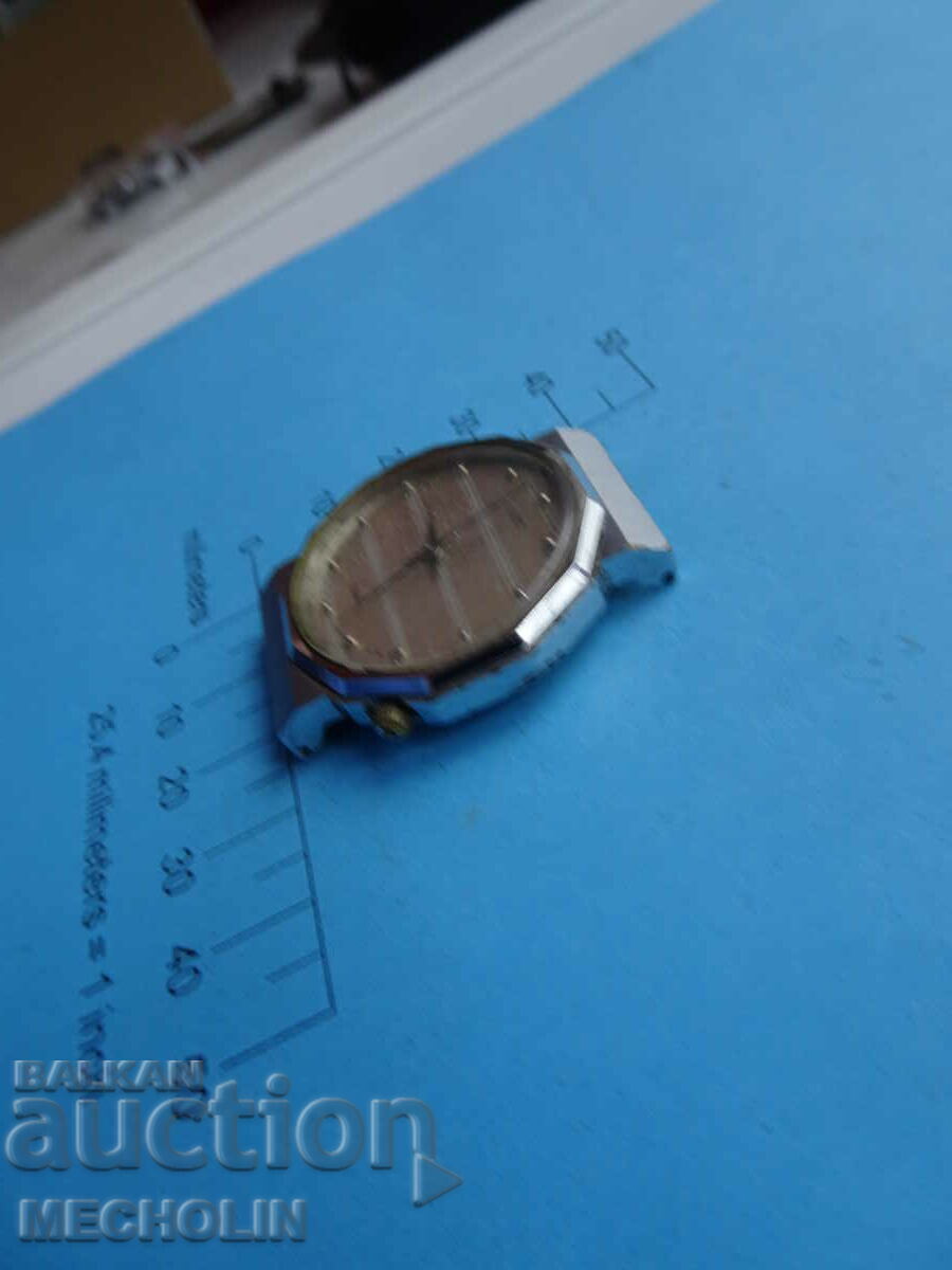 Auction SU 2350 RUSSIAN BEAM QUARTZ WATCH Auction SU 2350 RUSSIAN BEAM QUARTZ WATCH