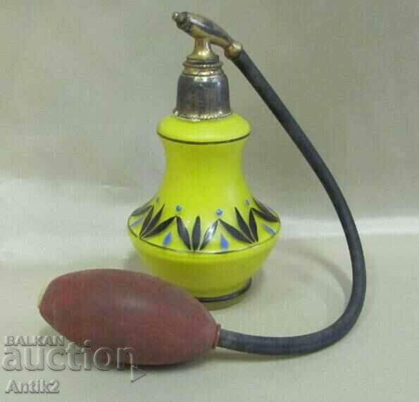 Auction 40's Crystal Perfume Bottle Auction 40's Crystal Perfume Bottle