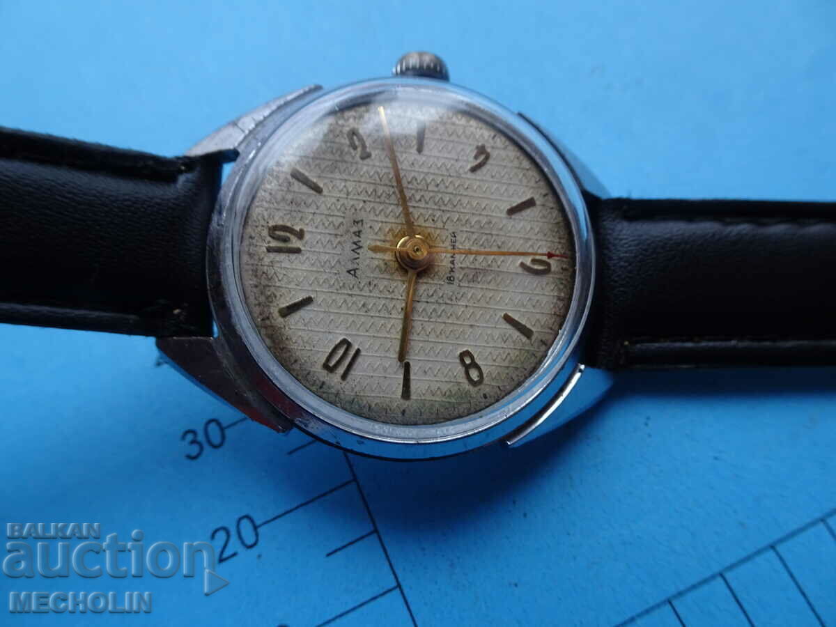 COLLECTIBLE RUSSIAN WATCH DIAMOND 18 STONE CHZZ COLLECTIBLE RUSSIAN WATCH DIAMOND 18 STONE CHZZ