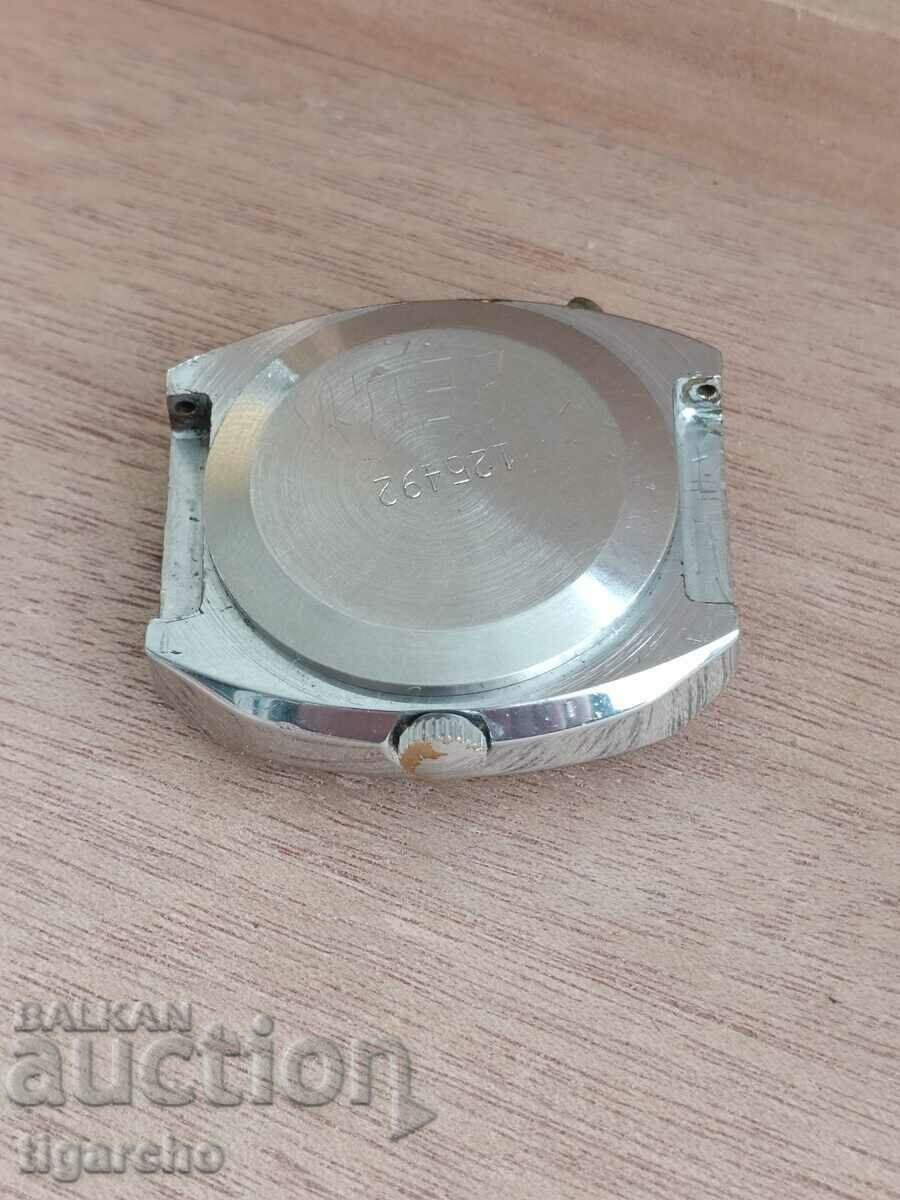 Delivery of Flight Clock Delivery of Flight Clock