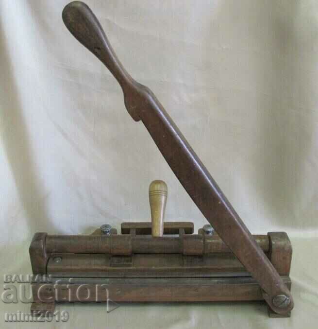 Παράδοση Ξύλινη πρωτότυπη μηχανή κοπής φωτογραφιών 19ου αιώνα Παράδοση Ξύλινη πρωτότυπη μηχανή κοπής φωτογραφιών 19ου αιώνα