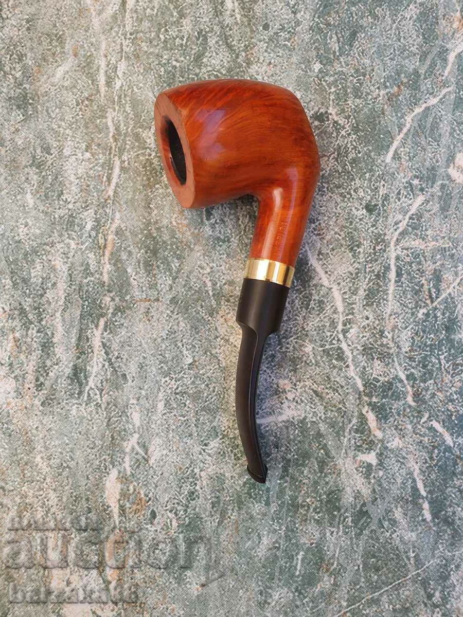 Lorenzo America pipe with gold ring