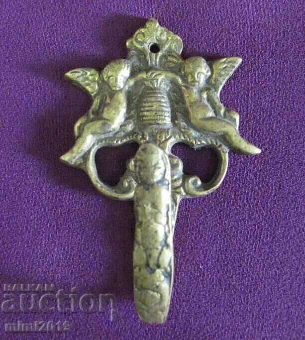 Delivery of 19th century Bronze Hanger with Figures of Angels Delivery of 19th century Bronze Hanger with Figures of Angels
