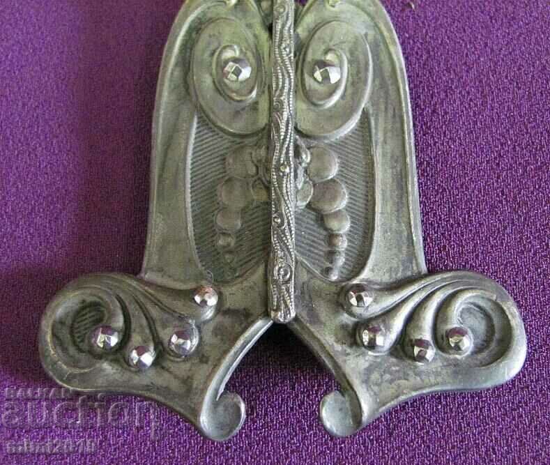 Аукцион Арт Нуво Метална Посребрена Бронзова Катарама за Колан Аукцион Арт Нуво Метална Посребрена Бронзова Катарама за Колан