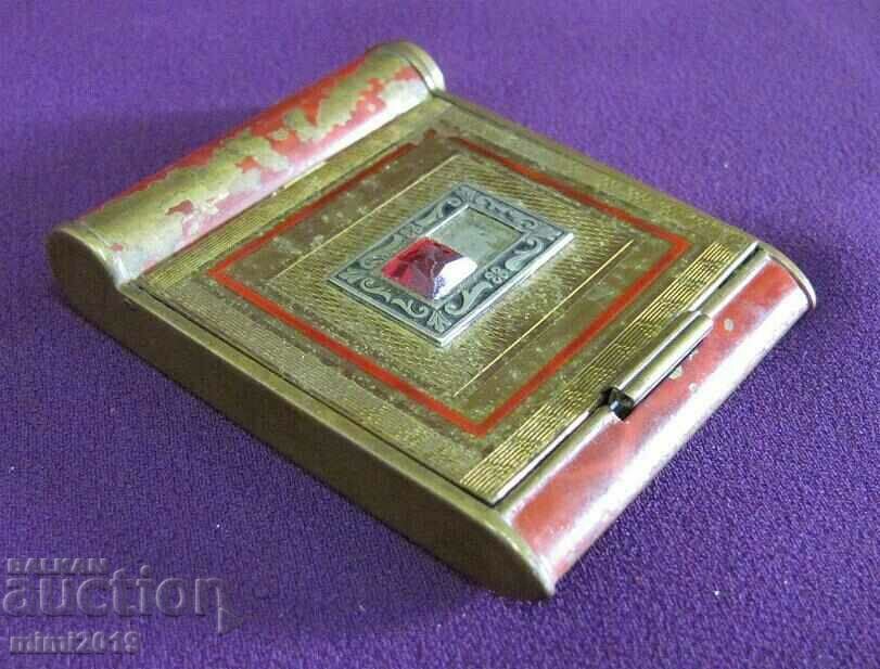 Auction Art Deco Stara Poudriera with Lipstick Auction Art Deco Stara Poudriera with Lipstick