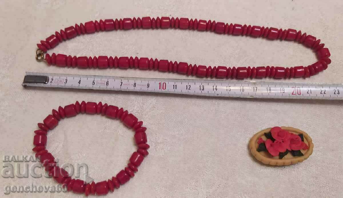 Δημοπρασία Vintage κολιέ και βραχιόλι από κόκκινο κοράλλι Δημοπρασία Vintage κολιέ και βραχιόλι από κόκκινο κοράλλι