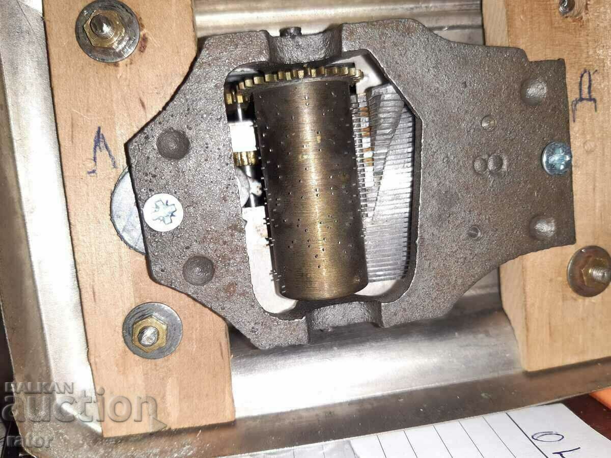 Ceas de birou cu lanterna JOKER - JUNGHANS, functioneaza - 7 Ceas de birou cu lanterna JOKER - JUNGHANS, functioneaza - 7