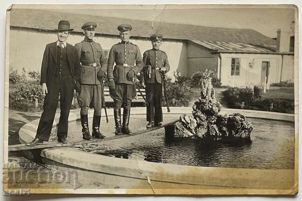 Soldiers in the fountain