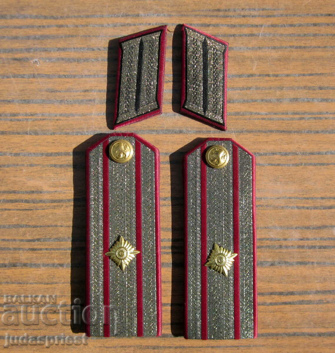 set of Bulgarian officers' epaulettes with five-point major from BA
