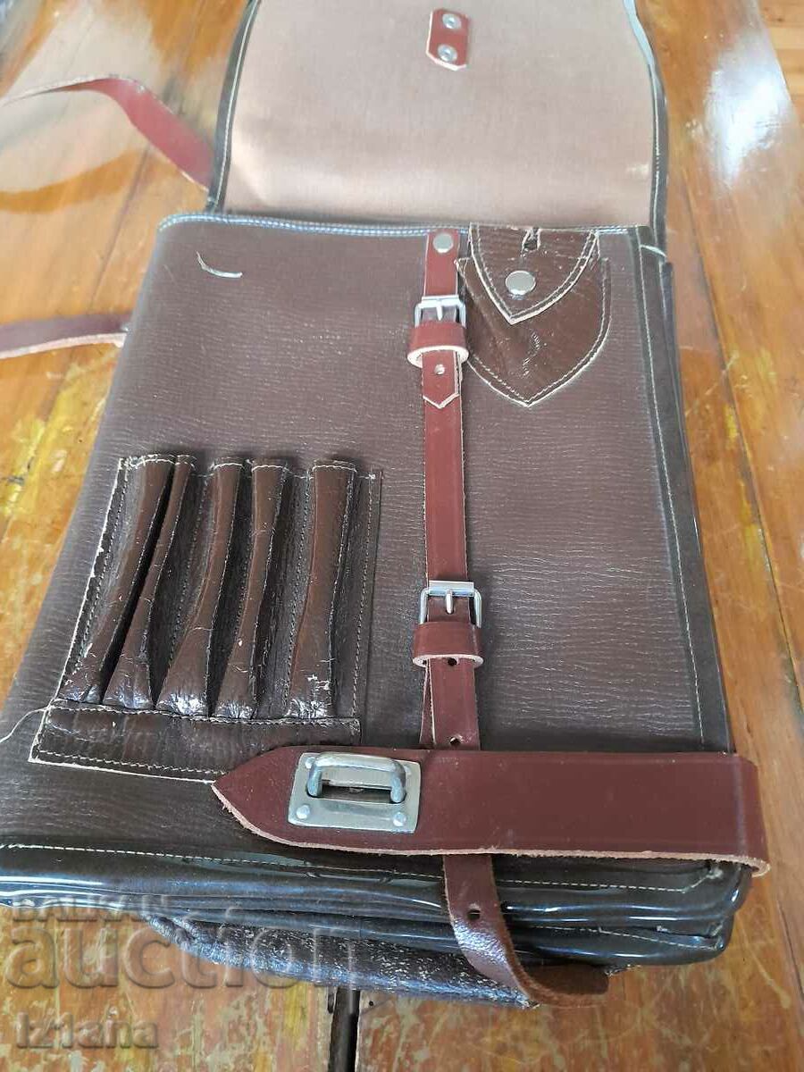 Παράδοση Παλιά τσάντα διοικητή, αξιωματικού Παράδοση Παλιά τσάντα διοικητή, αξιωματικού