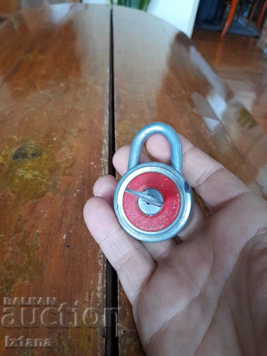 Old padlock with price 20.00 BGN | € 10.23 Old padlock with price 20.00 BGN | € 10.23