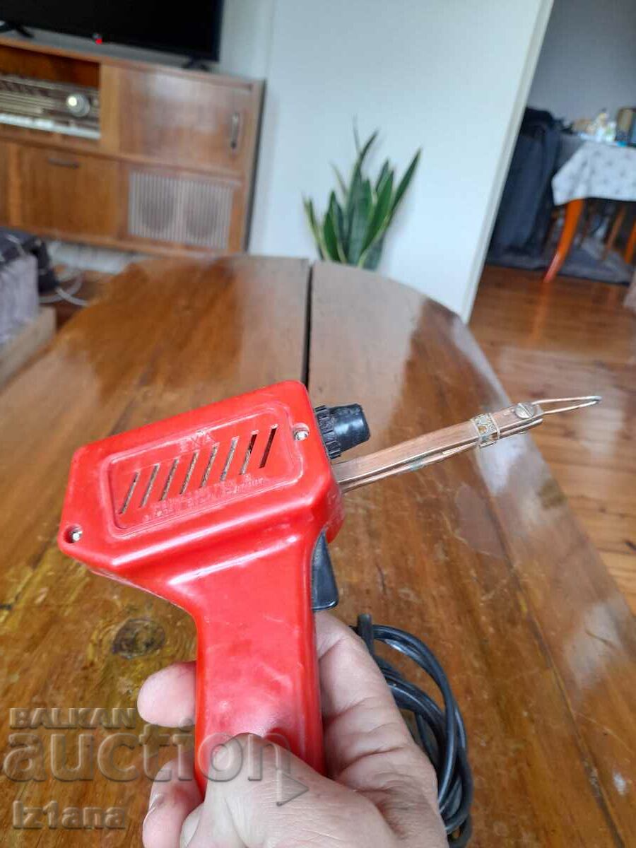 Fier de lipit cu inducție vechi cu preț 55.00 BGN | € 28.12