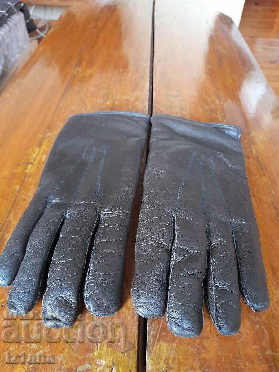 Old Men's Winter Gloves with price 22.00 BGN | € 11.25 Old Men's Winter Gloves with price 22.00 BGN | € 11.25