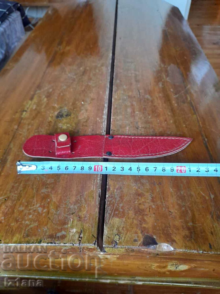 Înveliș de cuțit din piele veche cu preț 27.00 BGN | € 13.80