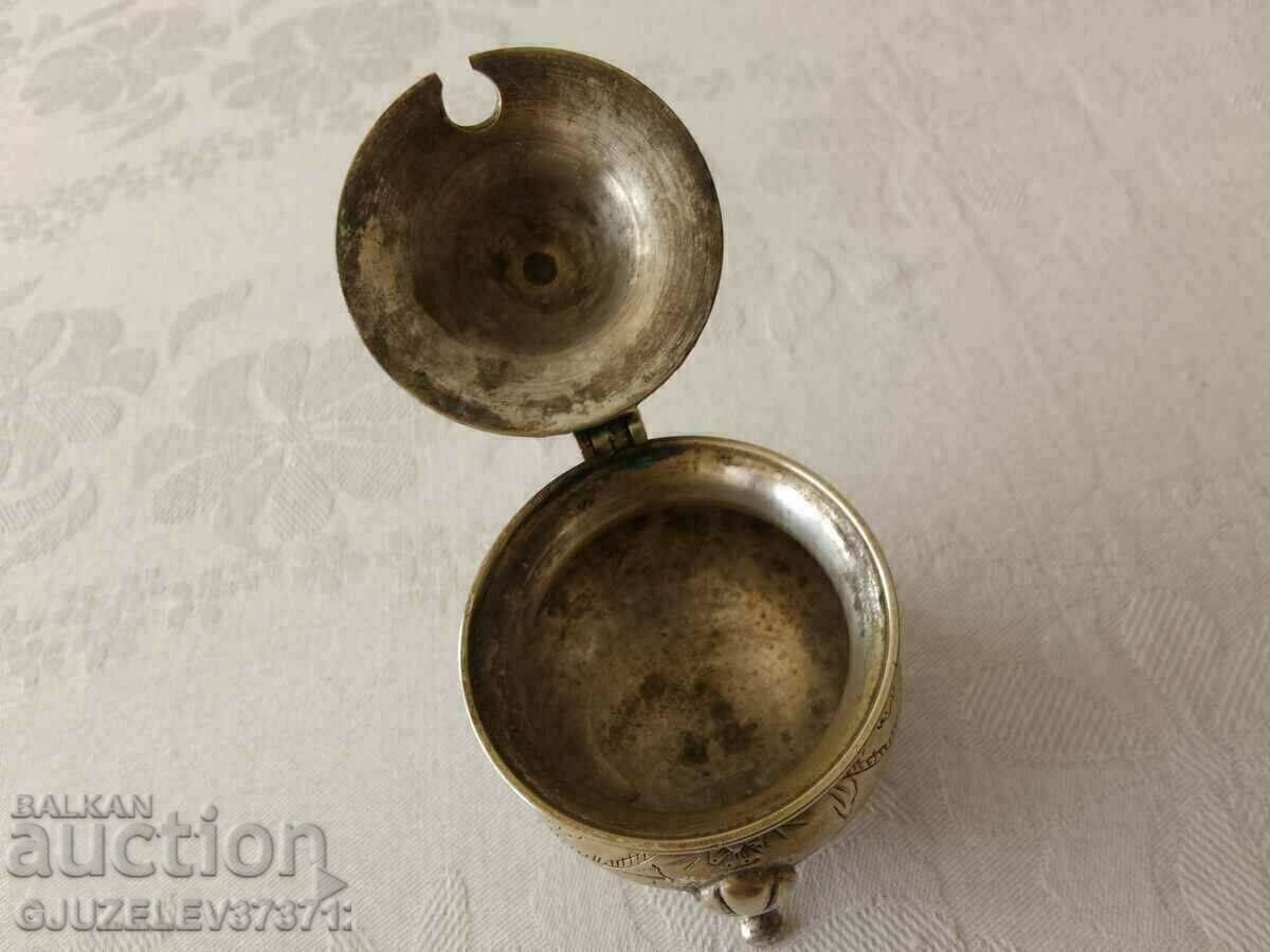 Delivery of Old Engraved Silver Plated Spice Jar Delivery of Old Engraved Silver Plated Spice Jar