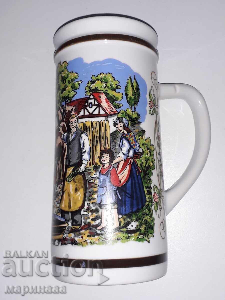 LARGE BEAUTIFUL MUG. PORCELAIN